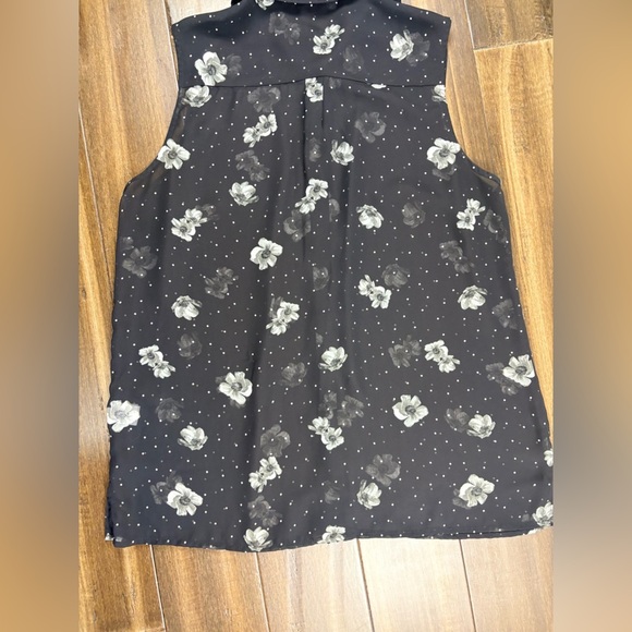 Size L Sheer Button Up Black White Gray Floral Sleeveless Blouse Top - Picture 10 of 10